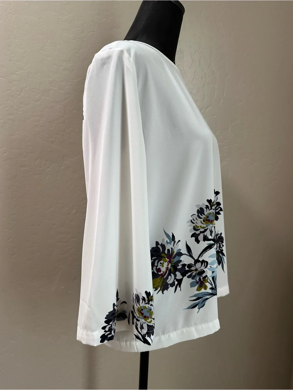 Ann Taylor Factory White Boatneck Top with Light Blue & Navy Floral Print - Picture 2 of 7